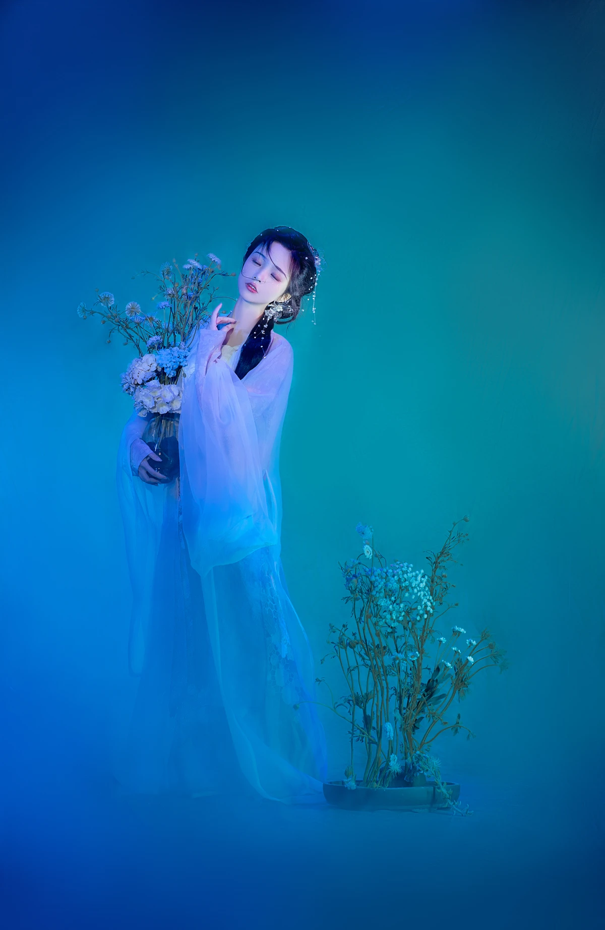 [YITUYU] 2023.01.10 Vol.2885 – She is that touch of blue Cat in arms ovo#[23P]-2