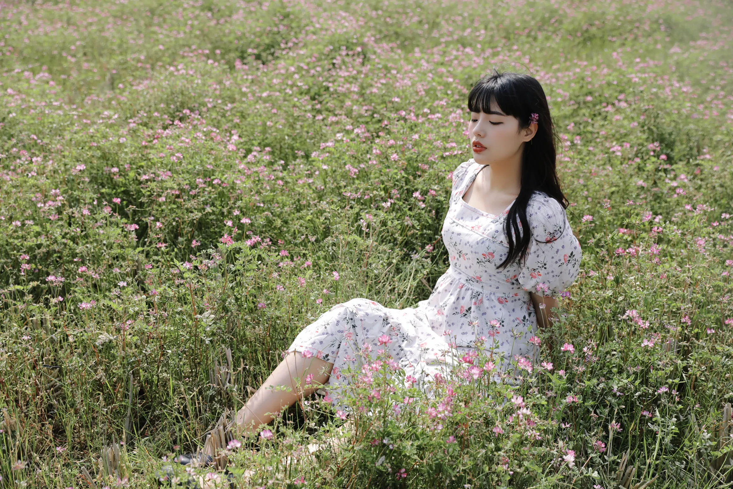 [艺图语] 2022.11.30 Vol.2566 – 夏末歌谣 倩儿#[25P]-1