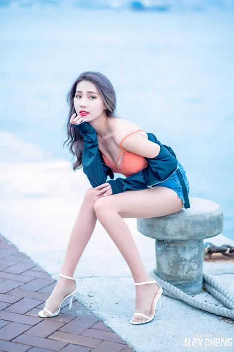 [爱美足] NO.023 長腿美模Anita 竹萱 性感外拍 街拍#[44P]-3