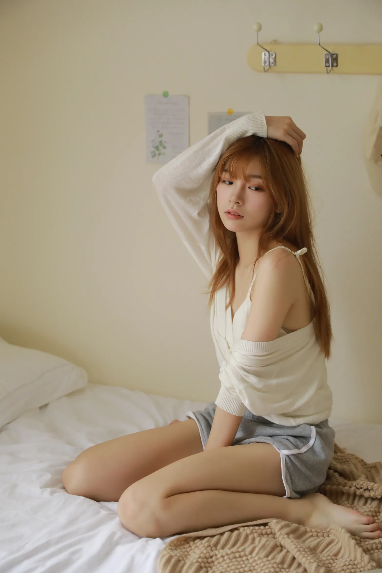 [艺图语] 2022.12.07 Vol.2618 – 居家写真 桃芊鱼#[35P]-32