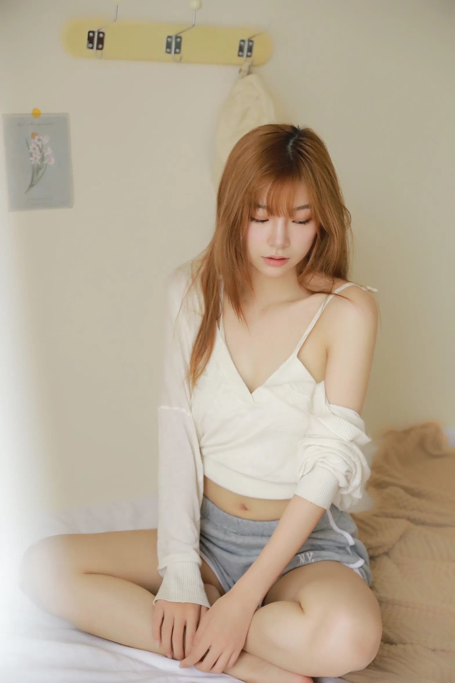 [艺图语] 2022.12.07 Vol.2618 – 居家写真 桃芊鱼#[35P]-33