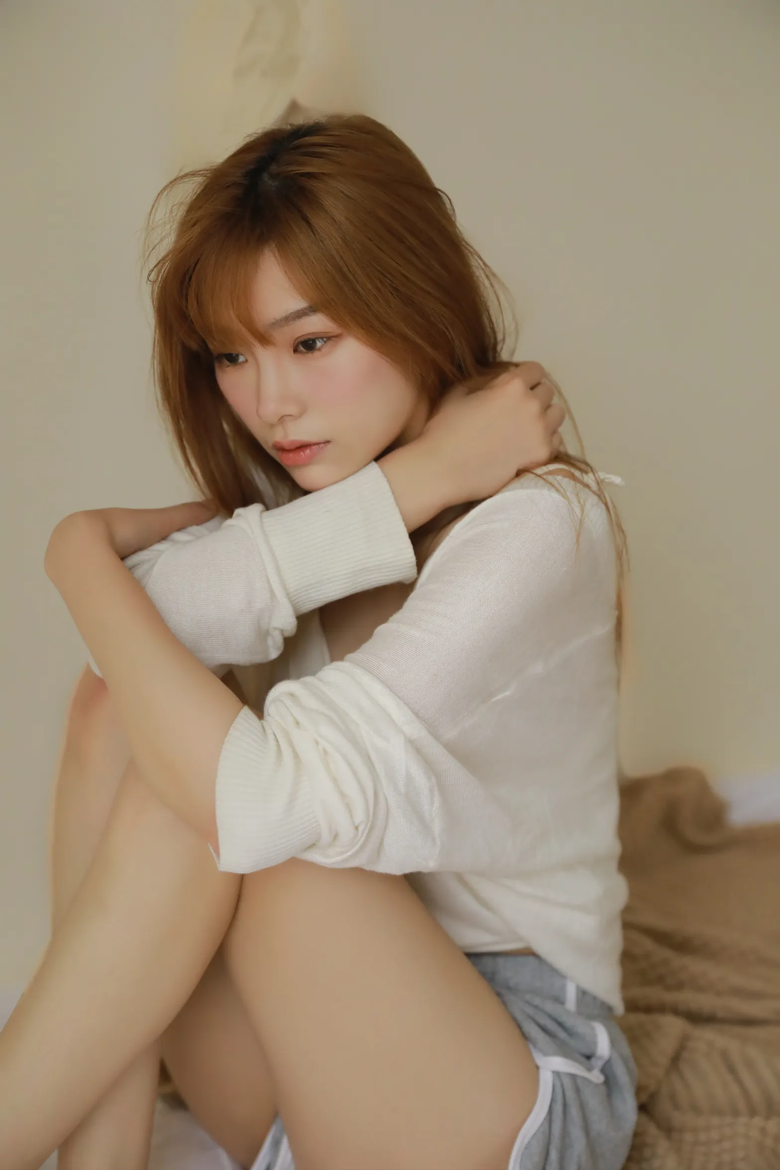 [艺图语] 2022.12.07 Vol.2618 – 居家写真 桃芊鱼#[35P]-35