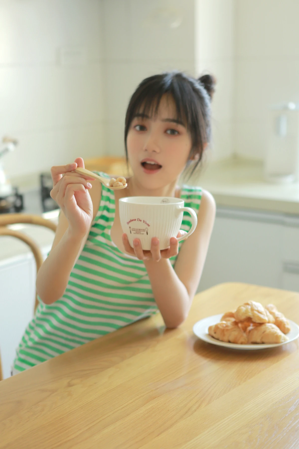 [艺图语] 2022.12.30 Vol.2796 – 青提时光 月半了吧#[24P]-21