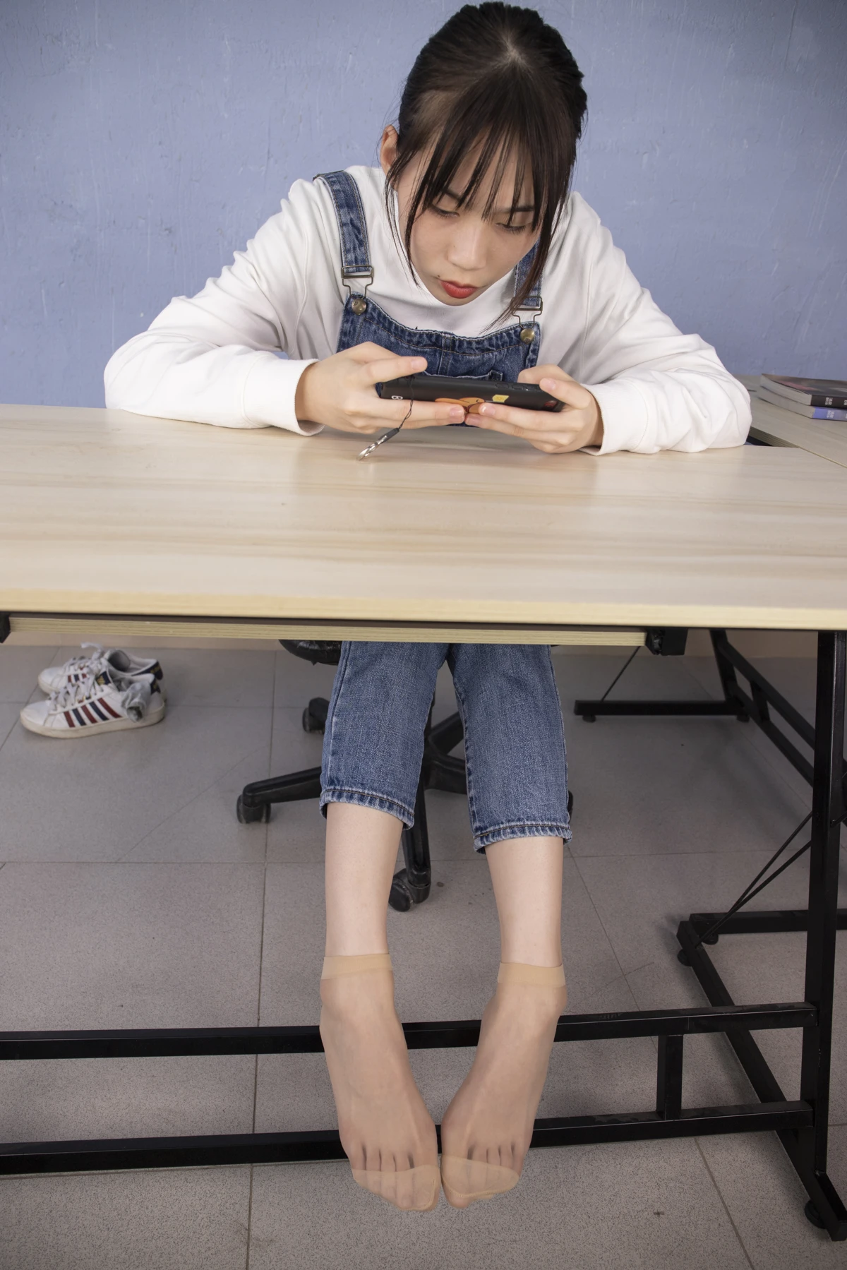 [爱美足] NO.033 美女小韵办公室秀肉丝美脚，大脚丫真好看 南国足艺#[107P]-10