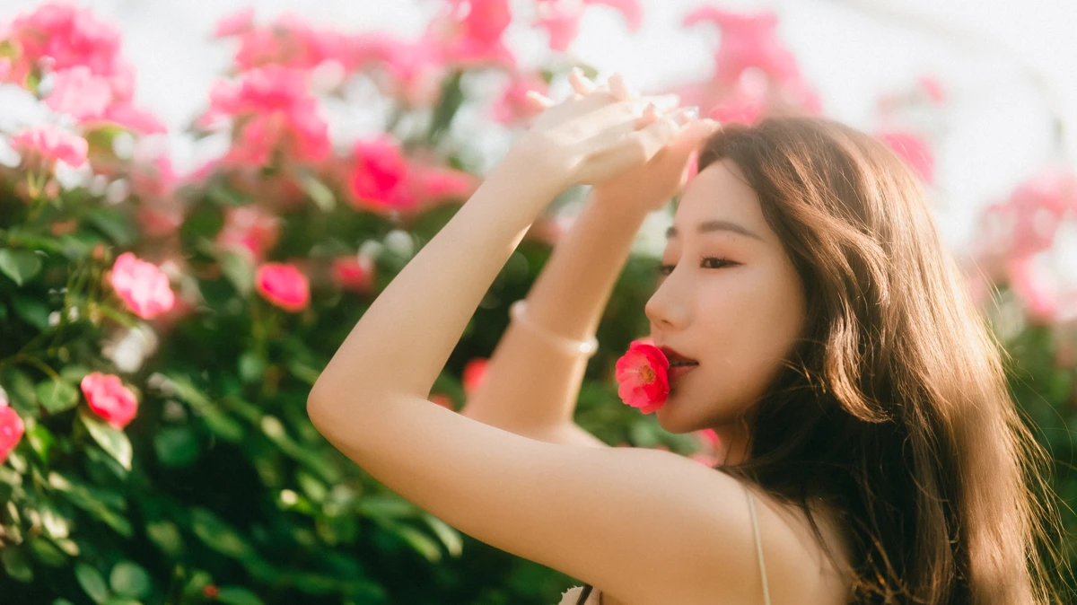 [艺图语] 2023.05.20 Vol.3048 – 蔷薇花下 桃子#[48P]-2