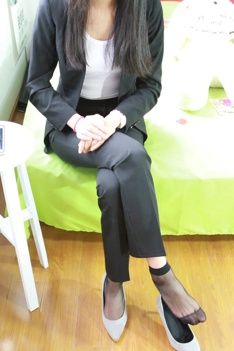[爱美足] NO.027 马上就要踏入社会的小姐姐一身职业装清爽美丽 街拍#[90P]-5