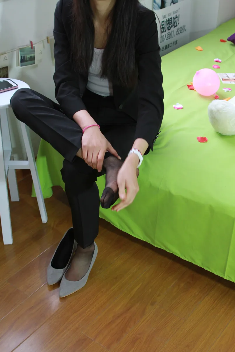 [爱美足] NO.027 马上就要踏入社会的小姐姐一身职业装清爽美丽 街拍#[90P]-8