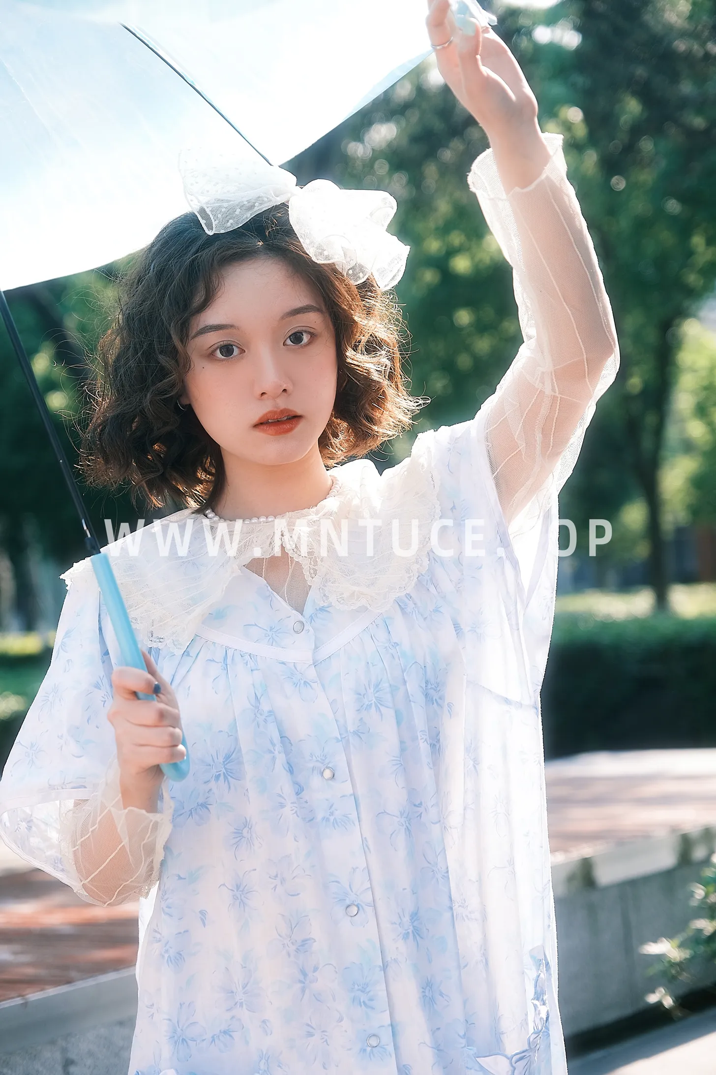 [艺图语] 2022.12.09 Vol.2633 – 爱丽丝漫游城市 馨馨#[23P]-18