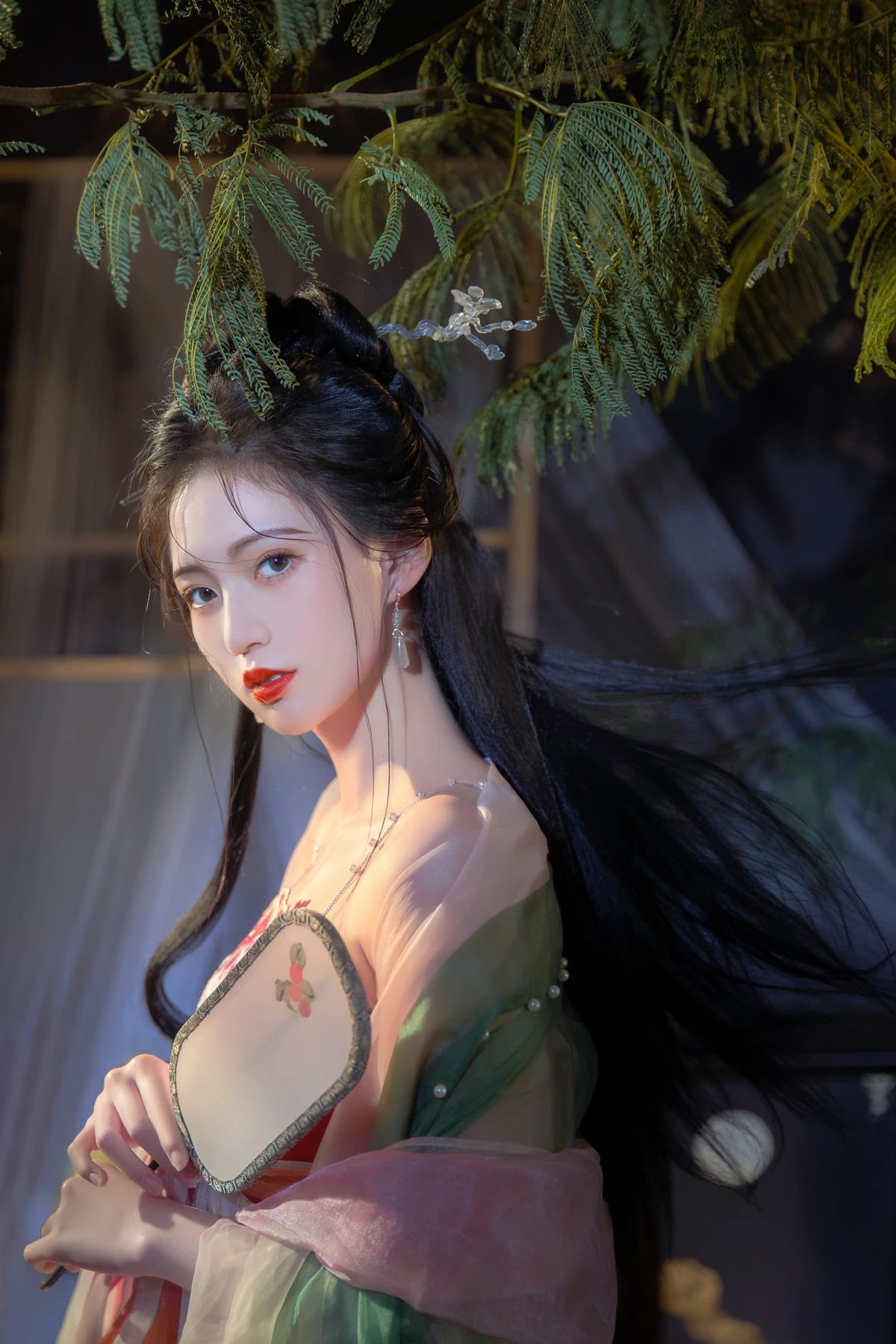 [YITUYU] 2023.03.09 Vol.3035 The garden is green Fat Qi#[31P]-9