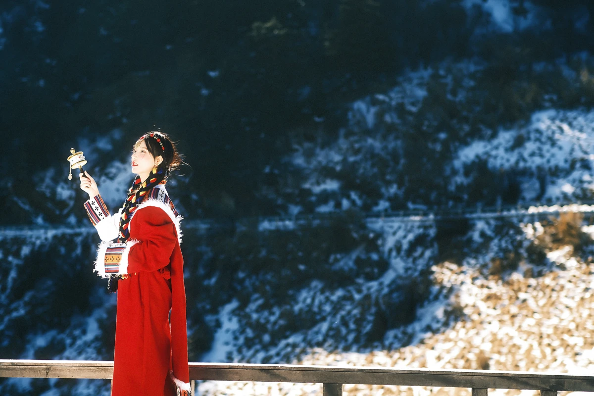 [艺图语] 2023.01.01 Vol.2814 – 我离不开神山，你带一支格桑花走吧 小霜#[22P]-9