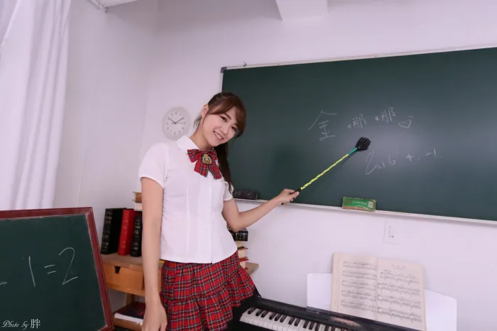 [爱美足] NO.060  金娜娜 学生制服 高跟美腿棚拍 街拍#[67P]-39
