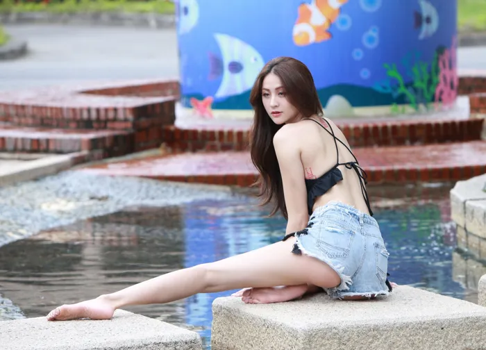 [Mzsock] NO.087 Lola belly-revealing denim shorts, high heels and beautiful legs, outdoor shot street photography#[106P]-1