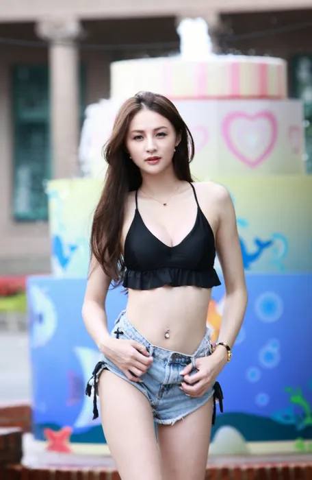 [爱美足] NO.087 Lola 露肚牛仔短褲 高跟美腿外拍 街拍#[106P]-4