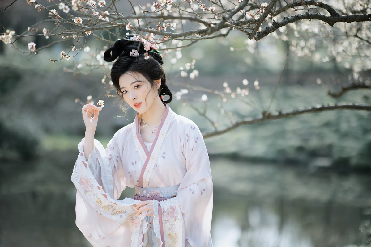 [YITUYU] 2023.03.08 Vol.3022 Exploring Plum Blossoms in Early Spring Ming Shu Cai Cai#[46P]-2