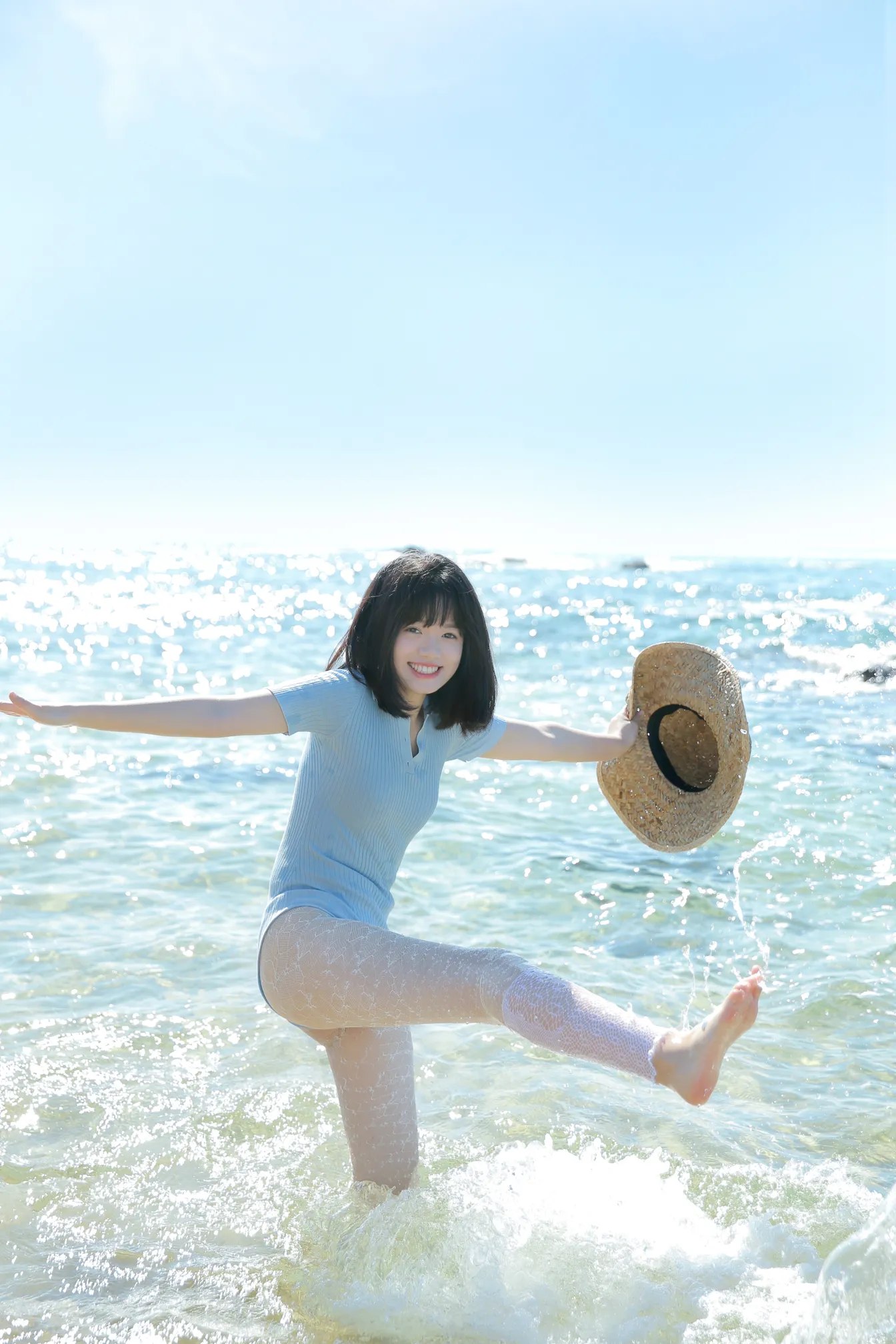 [艺图语] 2022.12.09 Vol.2637 – 海岛盛夏 叛逆的捡捡唯#[25P]-2