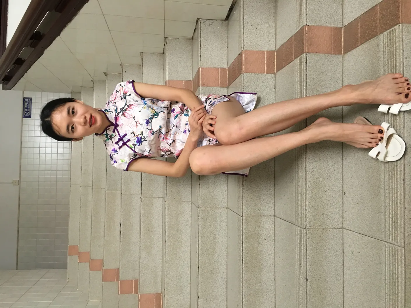 [爱美足] NO.021 男科医生小石的超嫩美足长腿网球场写真 街拍#[80P]-1
