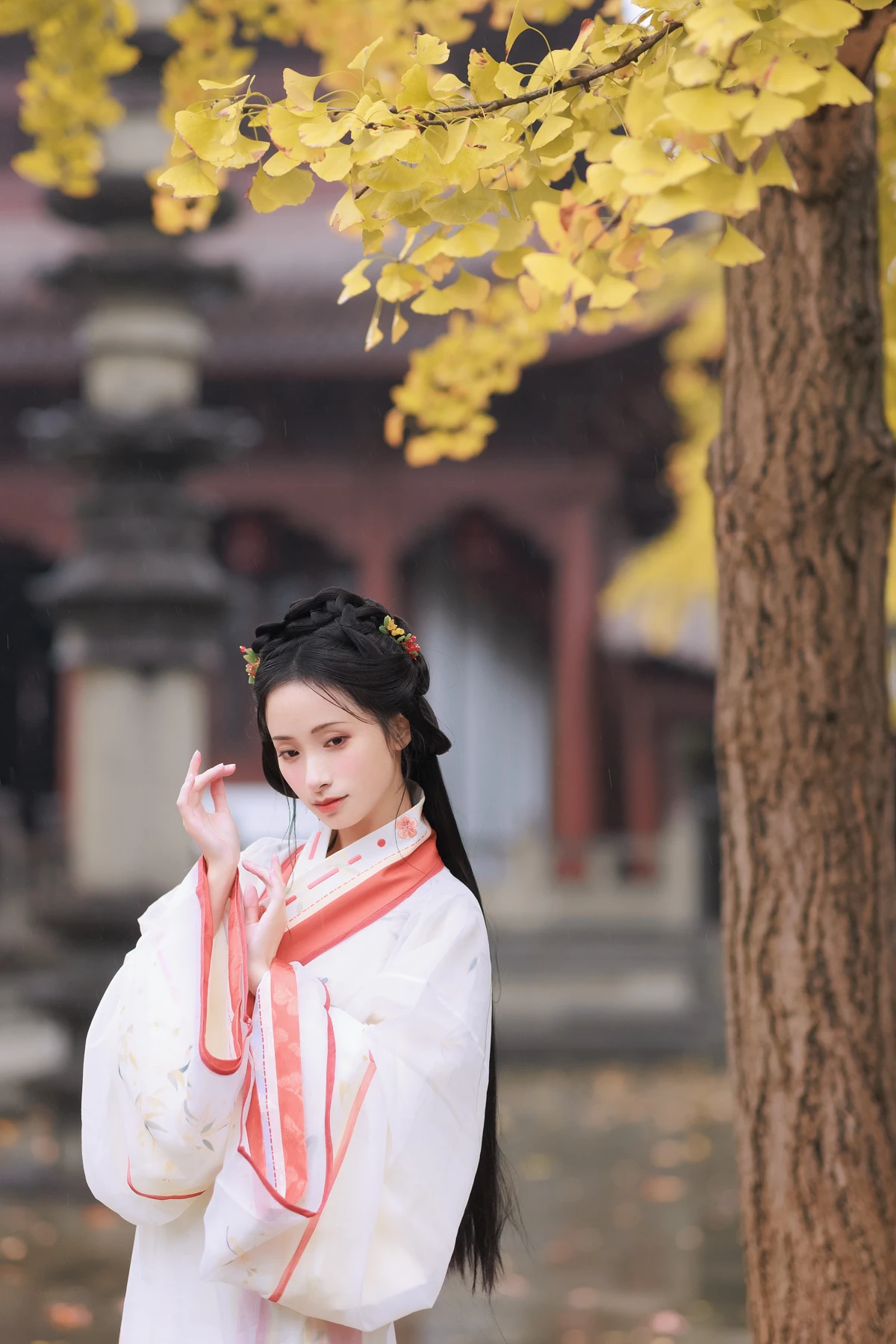 [YITUYU] 2023.01.10 Vol.2886 – Ginkgo in the Rain little demon with eyes#[24P]-4