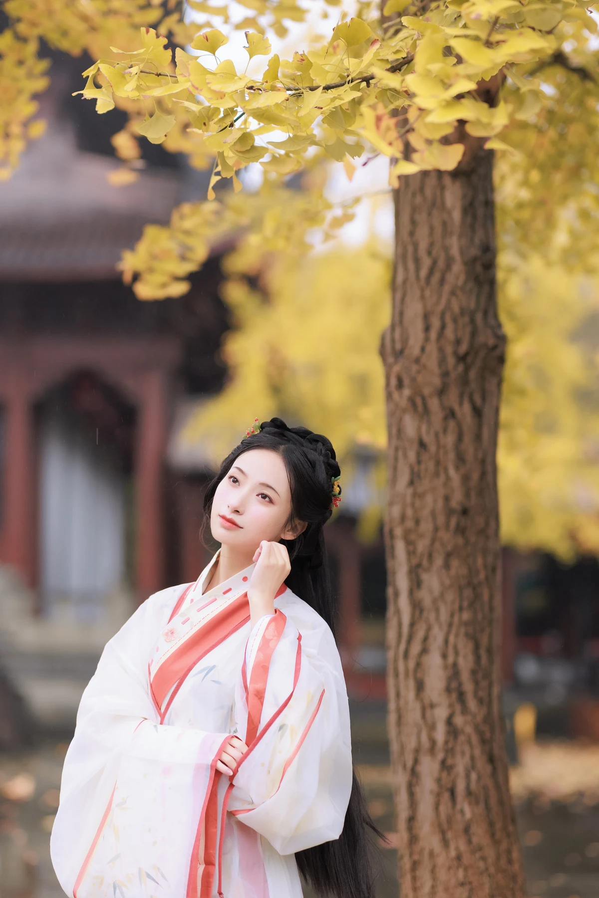 [YITUYU] 2023.01.10 Vol.2886 – Ginkgo in the Rain little demon with eyes#[24P]-9