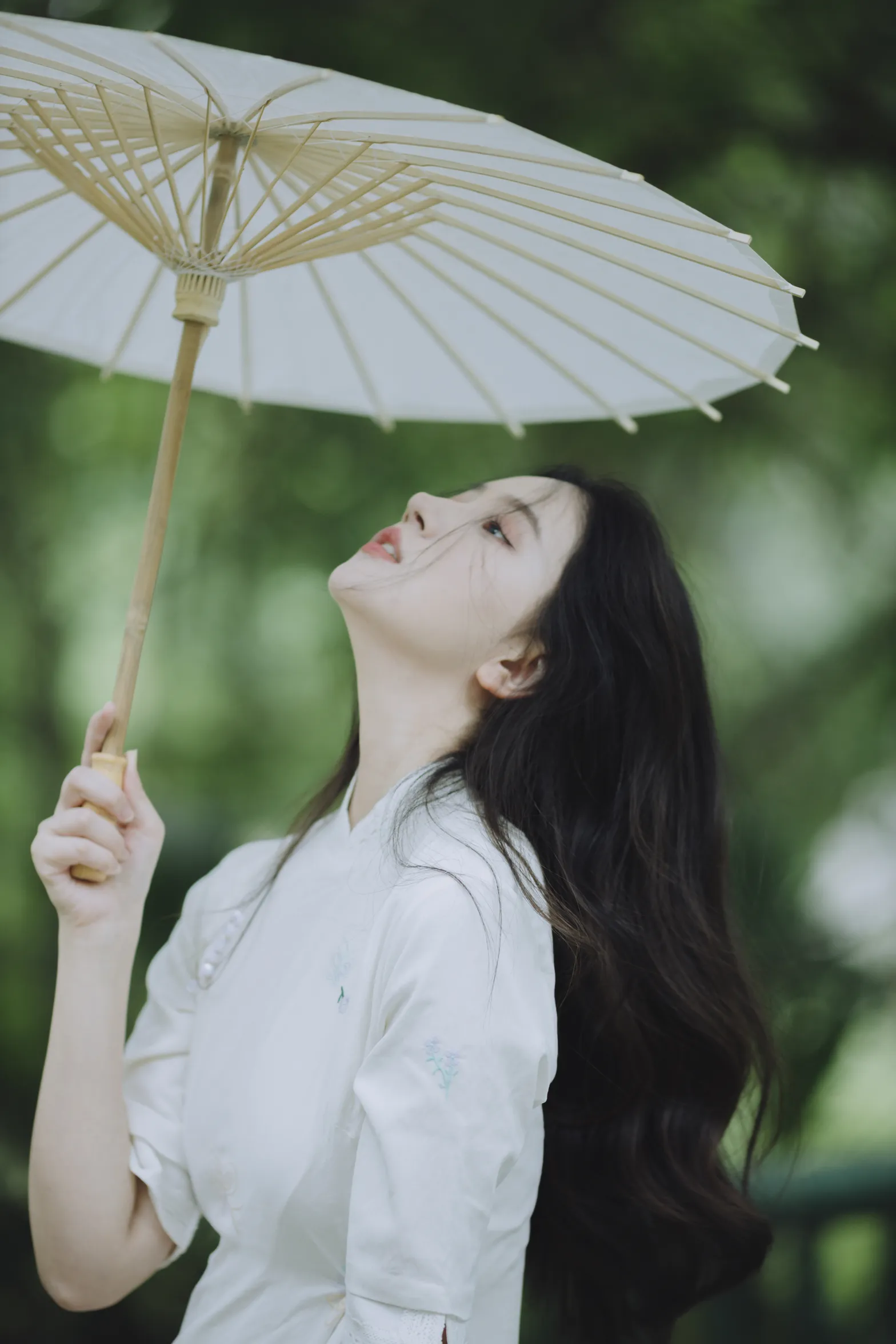 [艺图语] 2022.11.29 Vol.2555 – 白色湖畔 幽灵胡子#[30P]-1