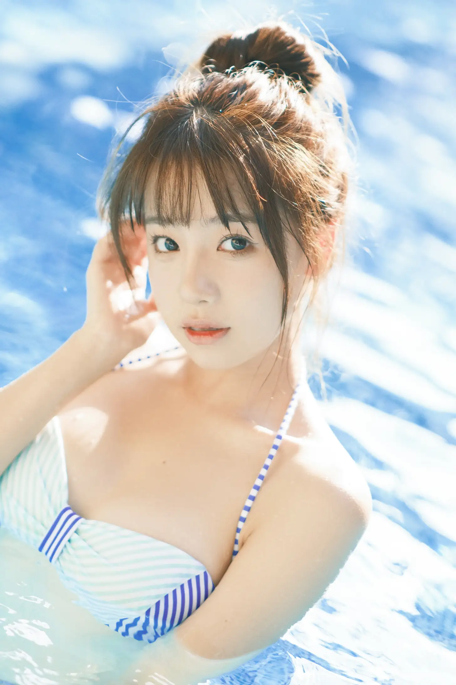 [艺图语] 2022.09.07 Vol.1893 – 夏日泳池 温思儿vv#[24P]-2