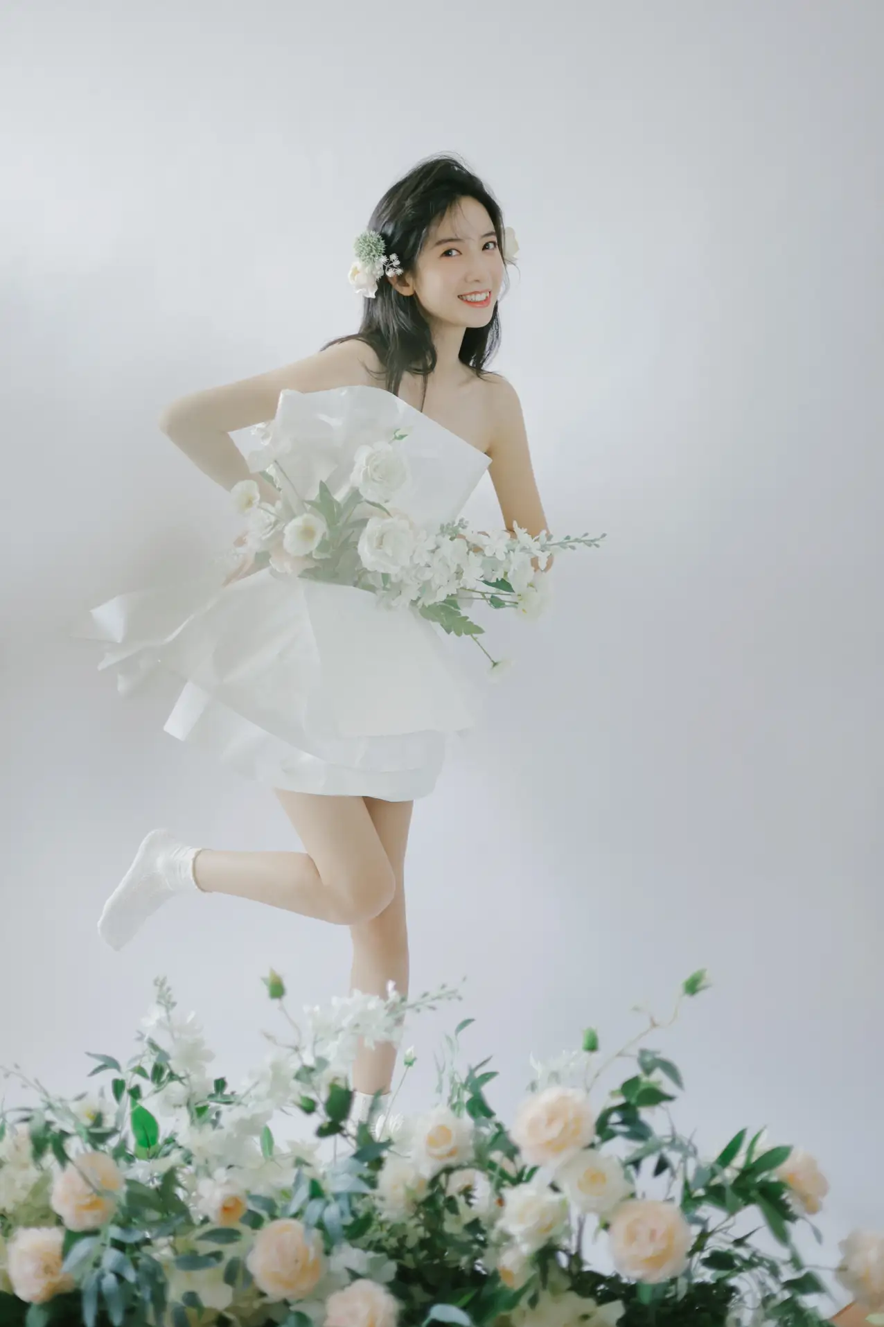 [艺图语] 2022.07.26 Vol.1541 – 花束女孩 一只阿梦崽#[32P]-6