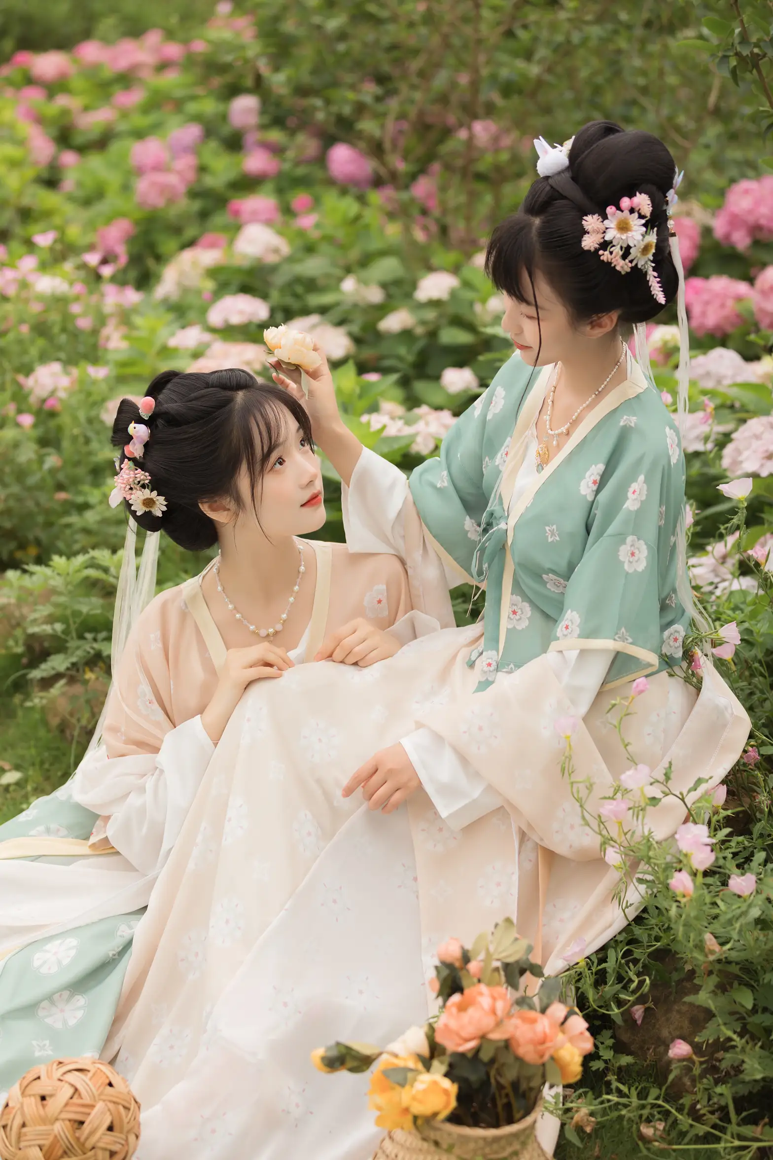 [艺图语] 2021.08.21 Vol.159 – 春日宴 miki小包子#[23P]-12