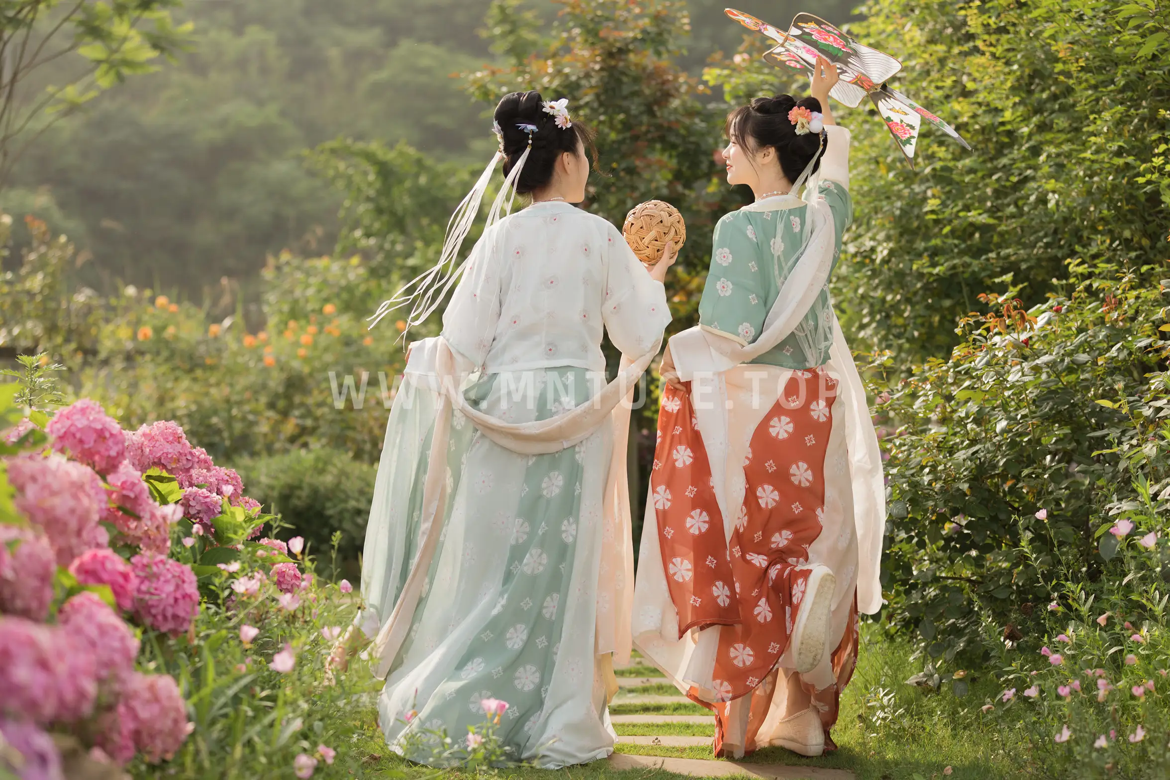 [艺图语] 2021.08.21 Vol.159 – 春日宴 miki小包子#[23P]-18