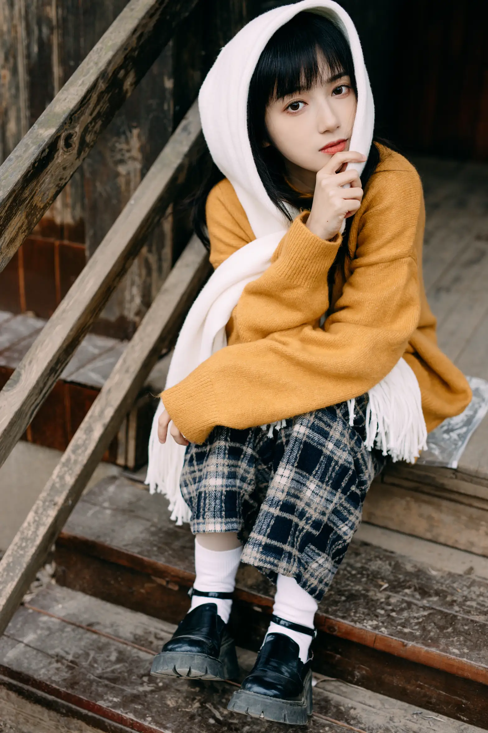 [艺图语] 2021.12.07 Vol.485 – 阴天小木屋 月半了吧#[32P]-2