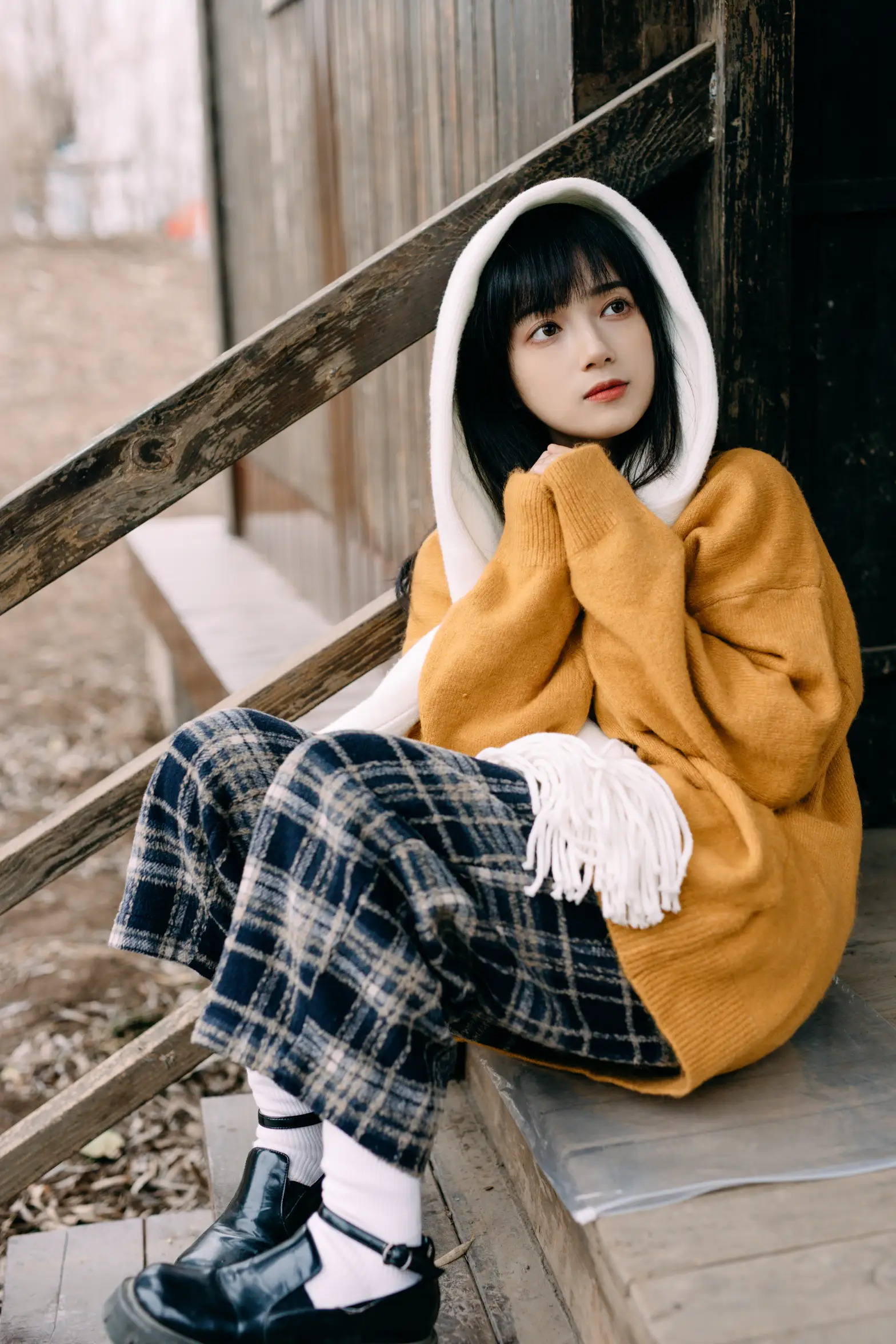 [艺图语] 2021.12.07 Vol.485 – 阴天小木屋 月半了吧#[32P]-3