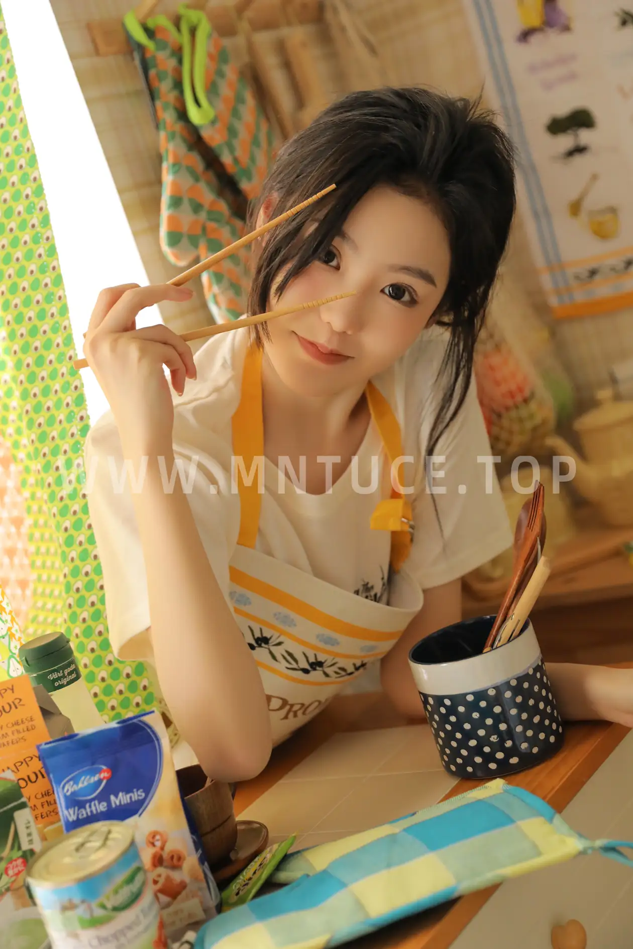 [艺图语] 2022.07.07 Vol.1403 – 橙味小厨娘 苡萱mua#[43P]-19