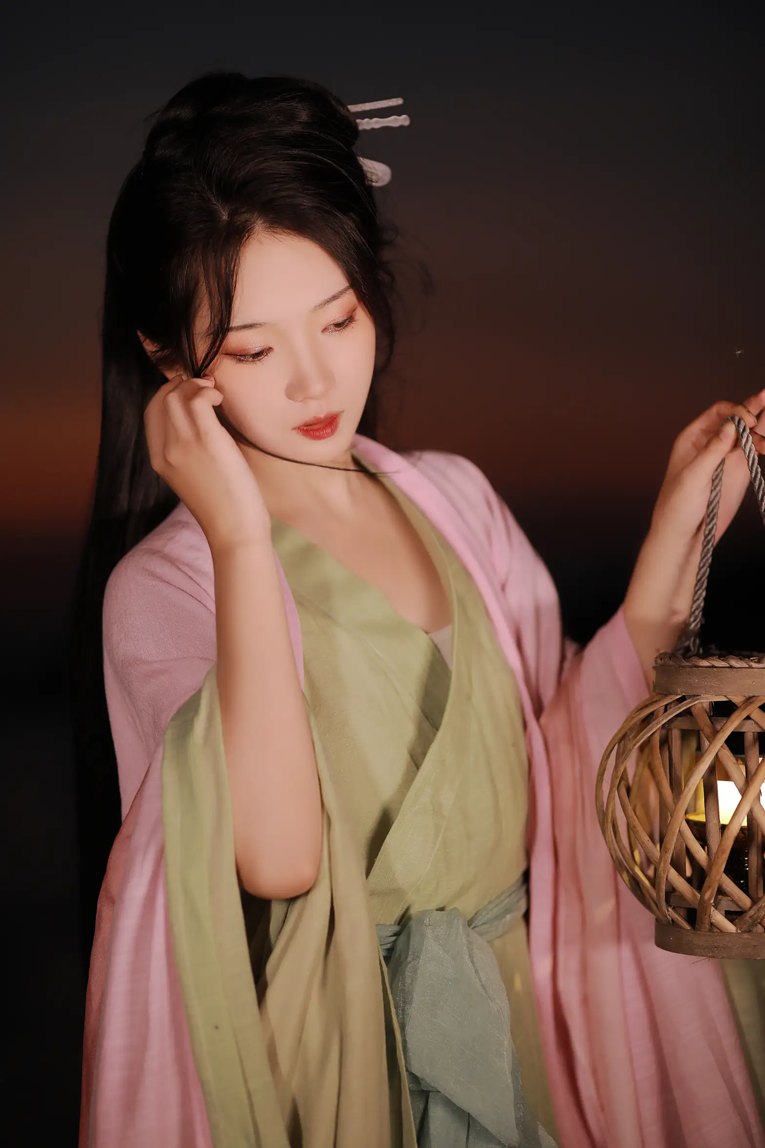 [艺图语] 2022.08.30 Vol.1828 – 人间烟火色 落花人独立#[33P]-5