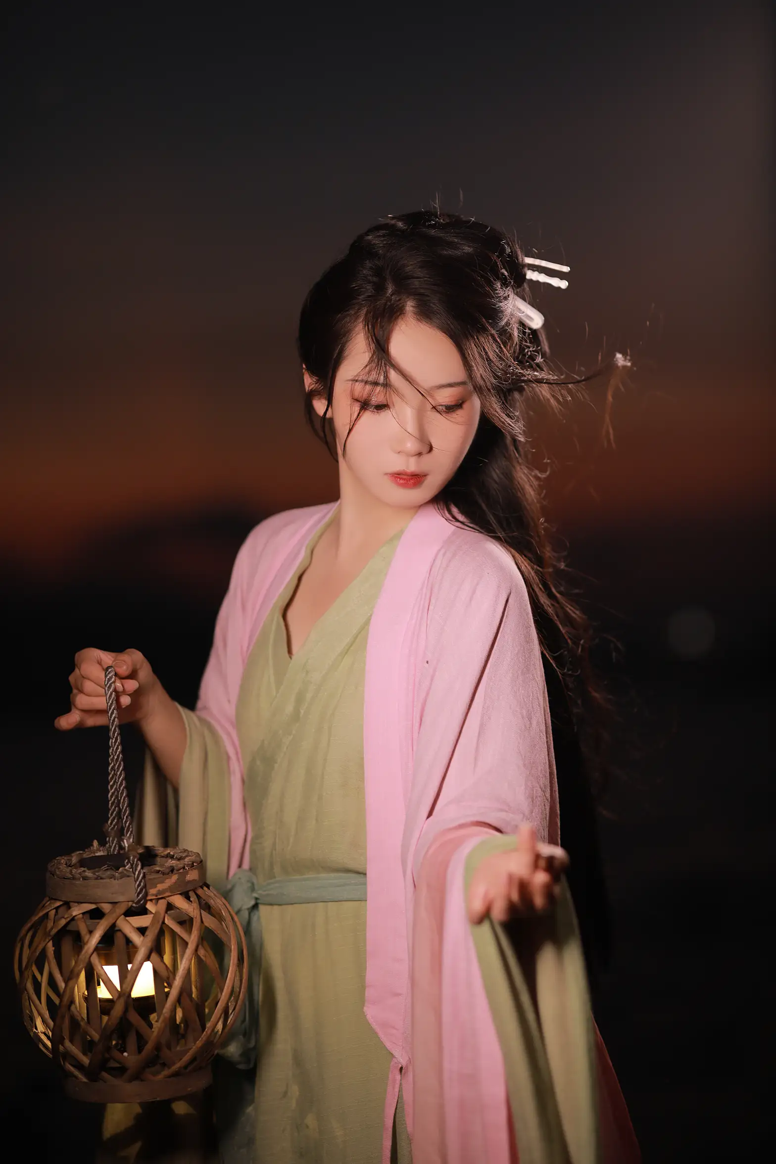 [艺图语] 2022.08.30 Vol.1828 – 人间烟火色 落花人独立#[33P]-6