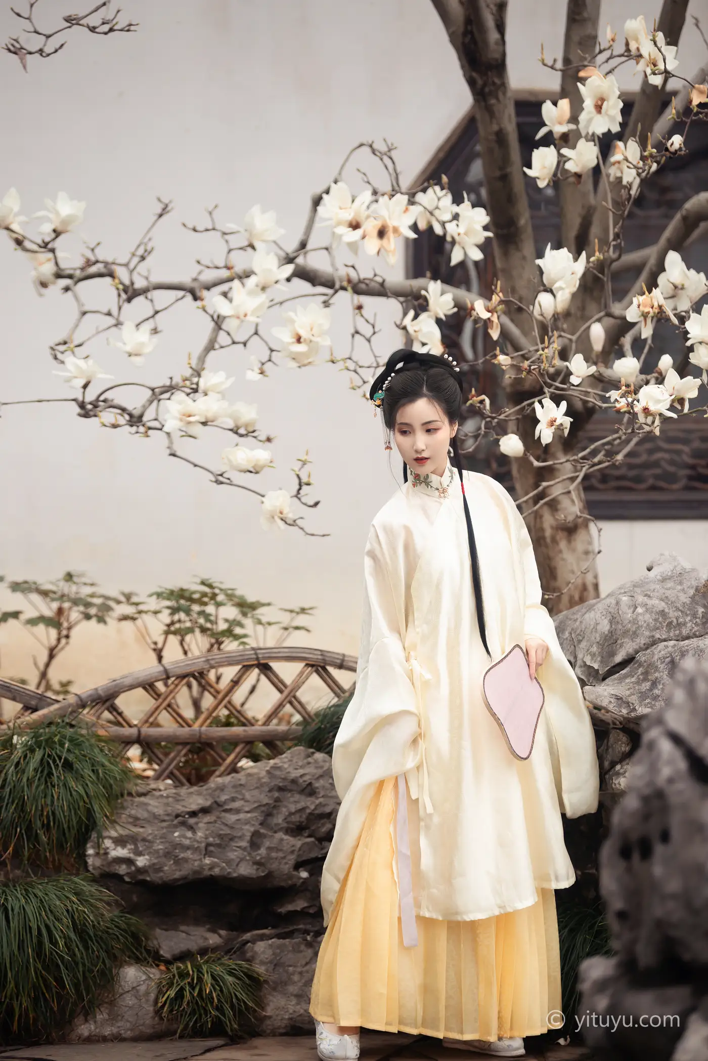 [艺图语] 2021.05.10 Vol.053 – 玉兰 金儿#[23P]-12