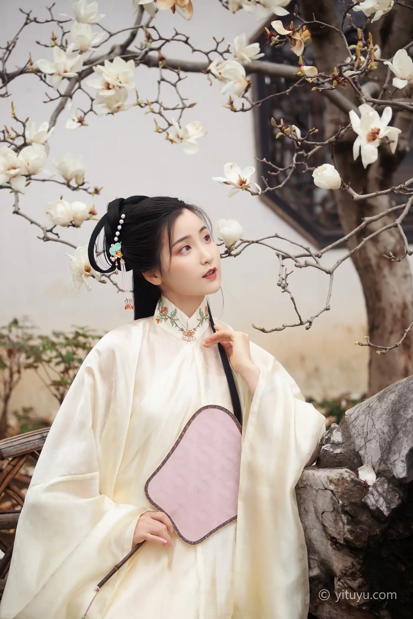 [艺图语] 2021.05.10 Vol.053 – 玉兰 金儿#[23P]-13