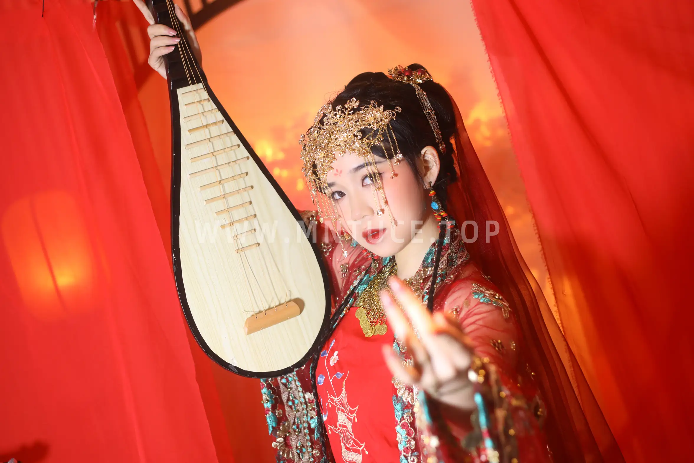 [艺图语] 2022.08.31 Vol.1839 – 异域舞姬 一只高高#[22P]-8