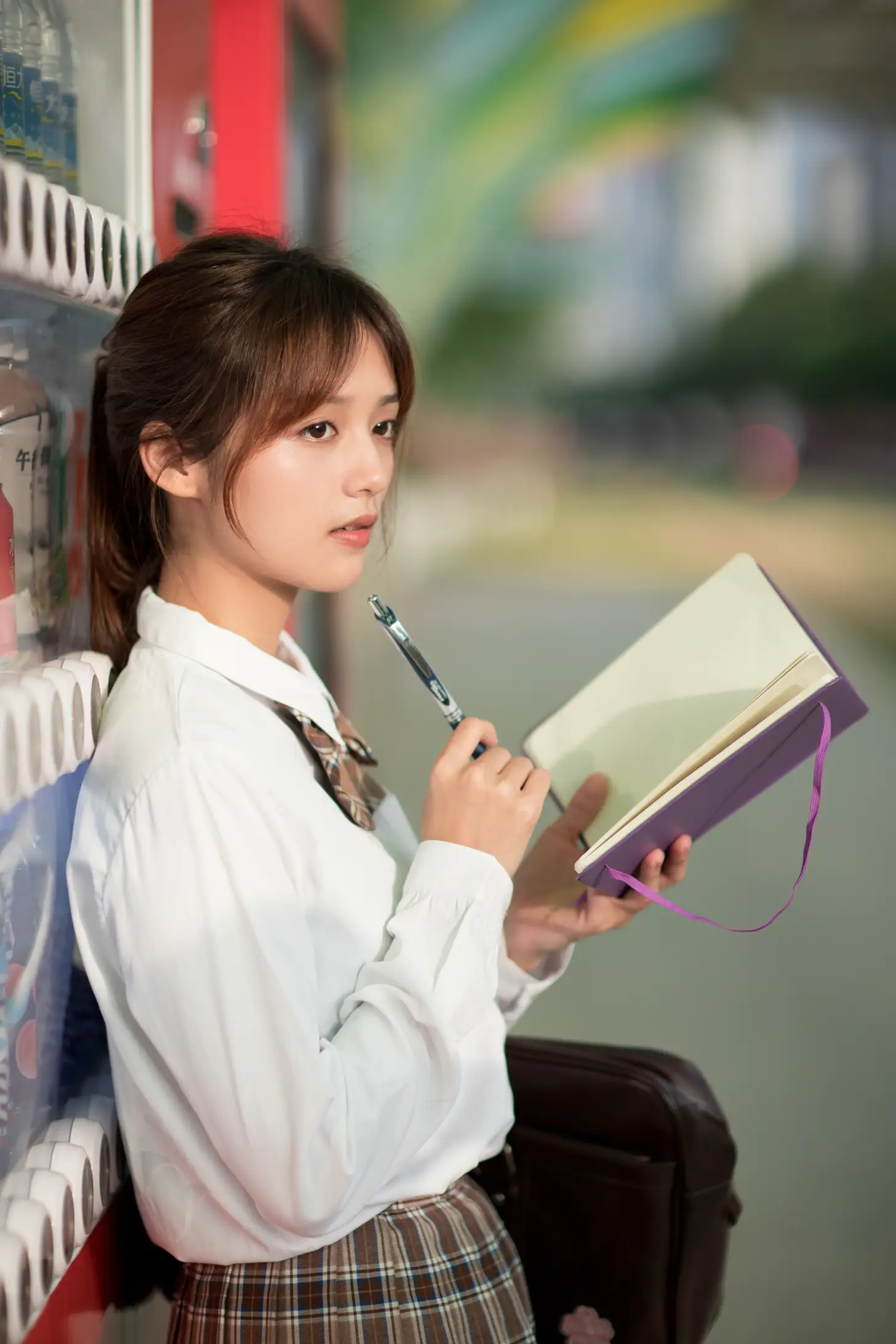 [艺图语] 2021.09.30 Vol.330 – 站台 雨文#[23P]-8