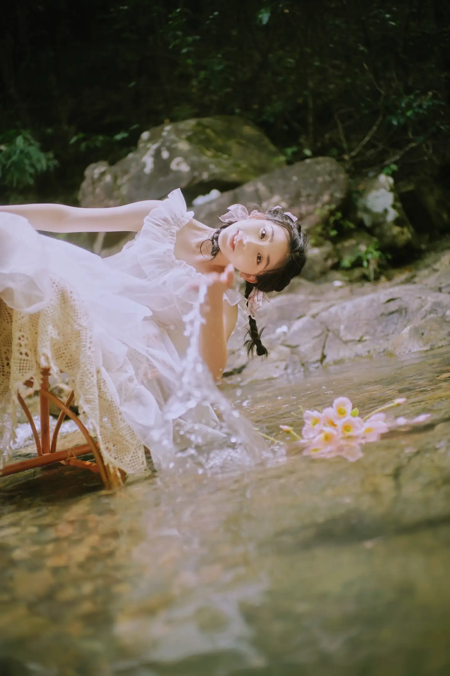 [艺图语] 2022.09.15 Vol.1959 – 溪流少女 小怡#[36P]-2