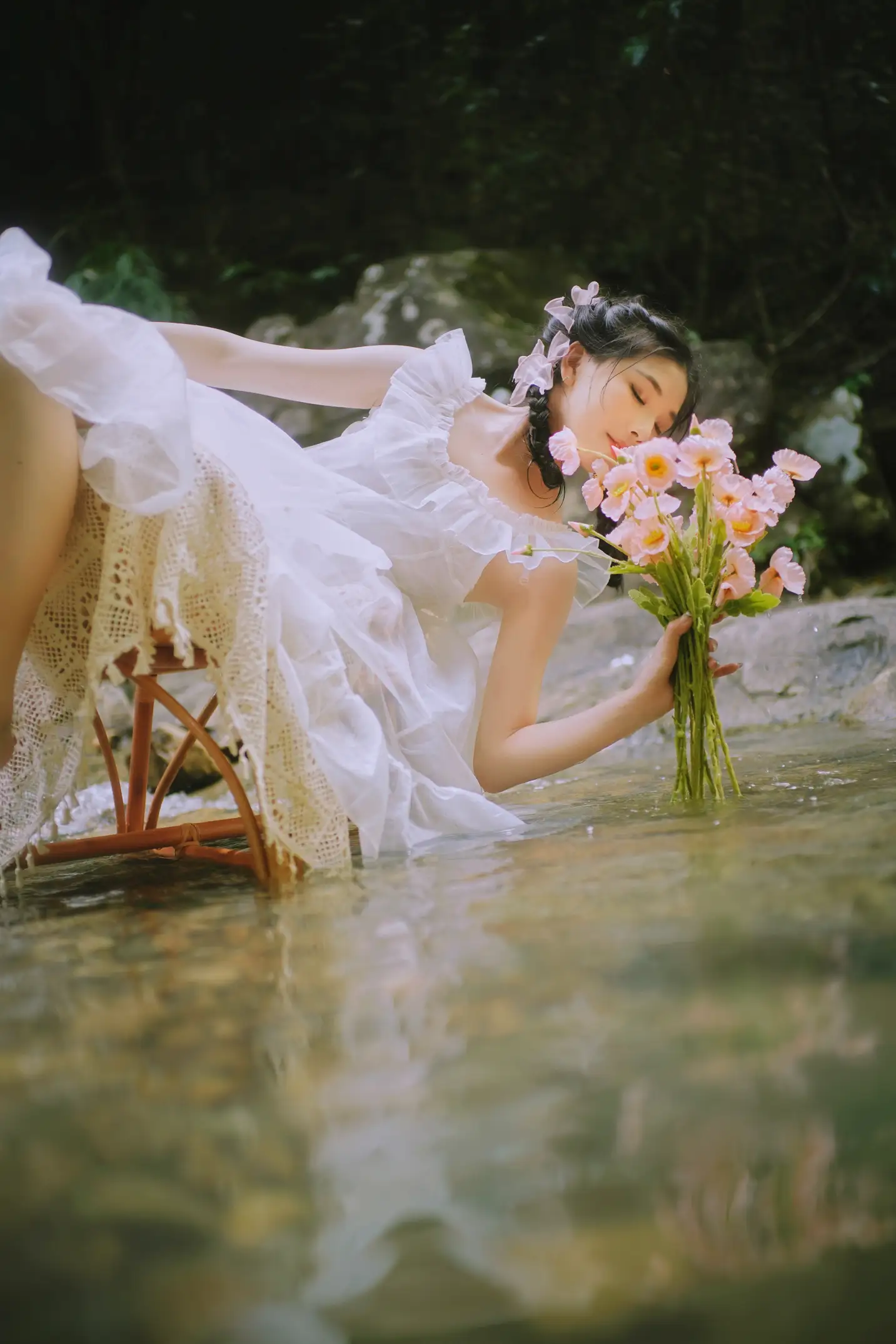 [艺图语] 2022.09.15 Vol.1959 – 溪流少女 小怡#[36P]-2