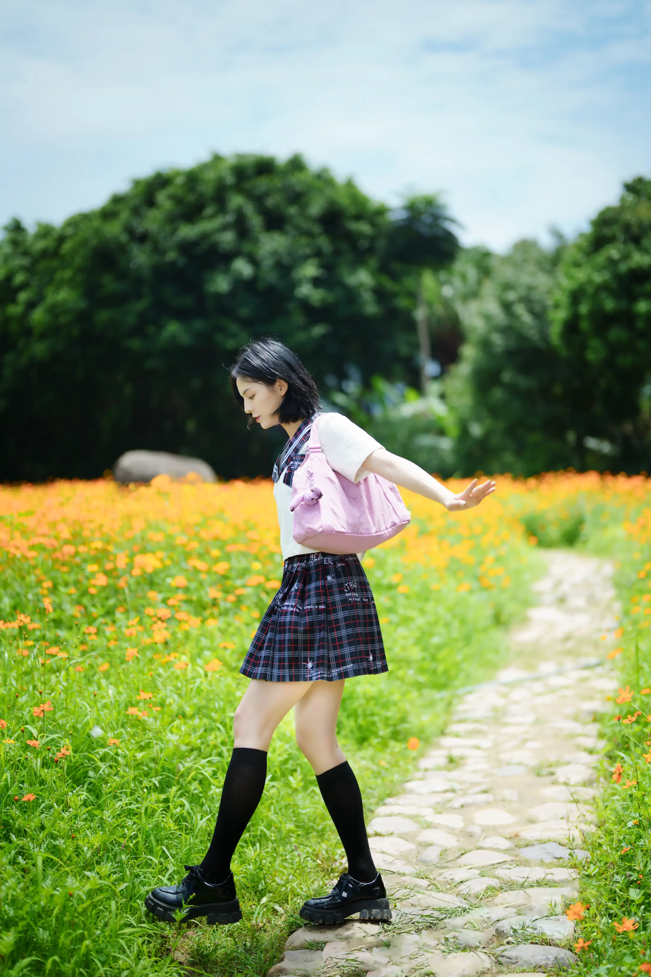 [艺图语] 2021.11.12 Vol.441 – 花田里的JK少女 dudu#[51P]-33