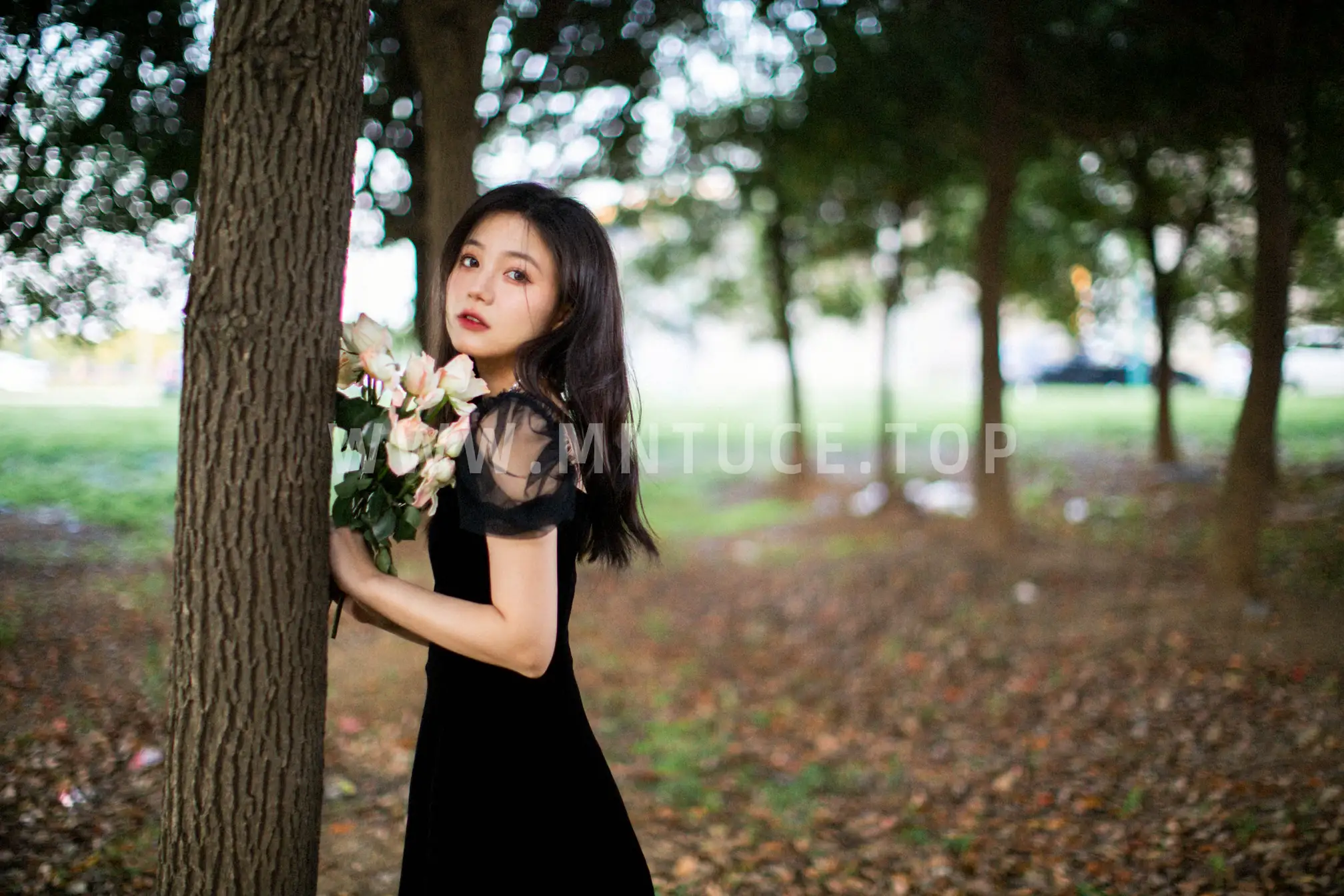 [艺图语] 2022.07.14 Vol.1475 – 少女与花 夏芸是只小考拉#[25P]-19