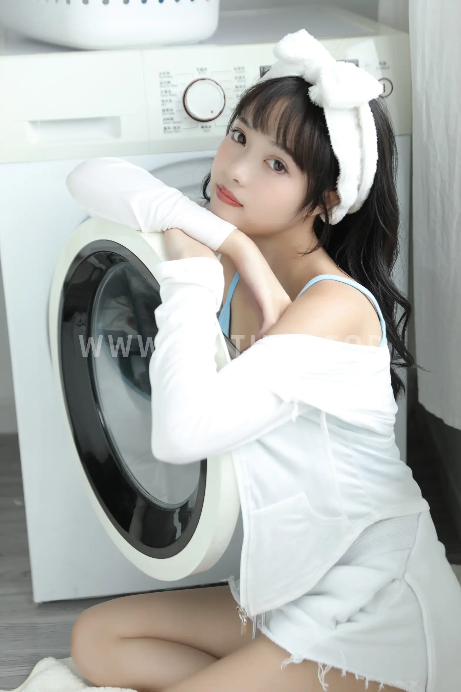 [艺图语] 2022.09.20 Vol.1999 – 夏日酣甜午后 小薇人儿#[37P]-8