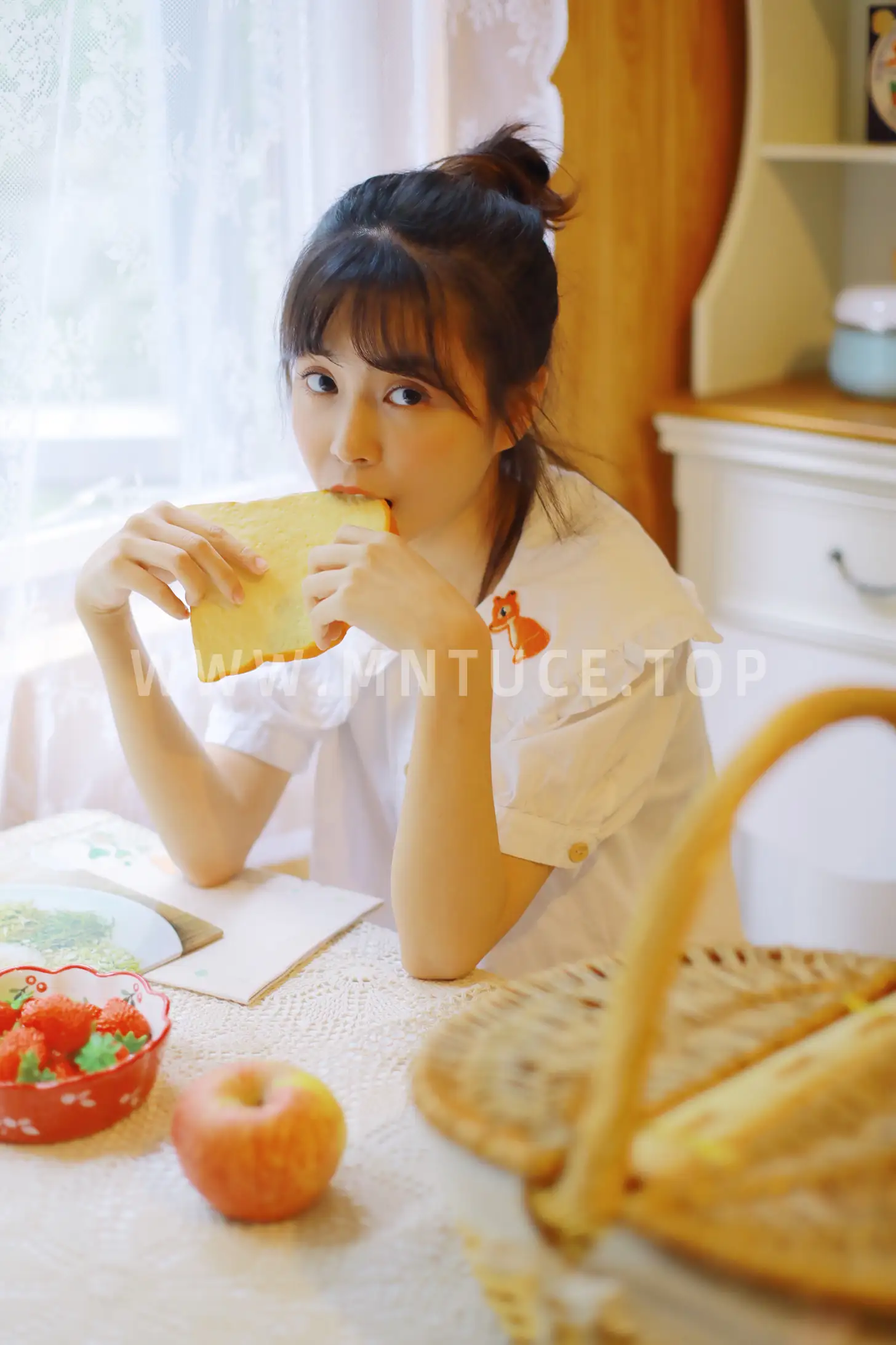 [艺图语] 2021.05.04 Vol.049 – 少女日记 裸心心#[25P]-8