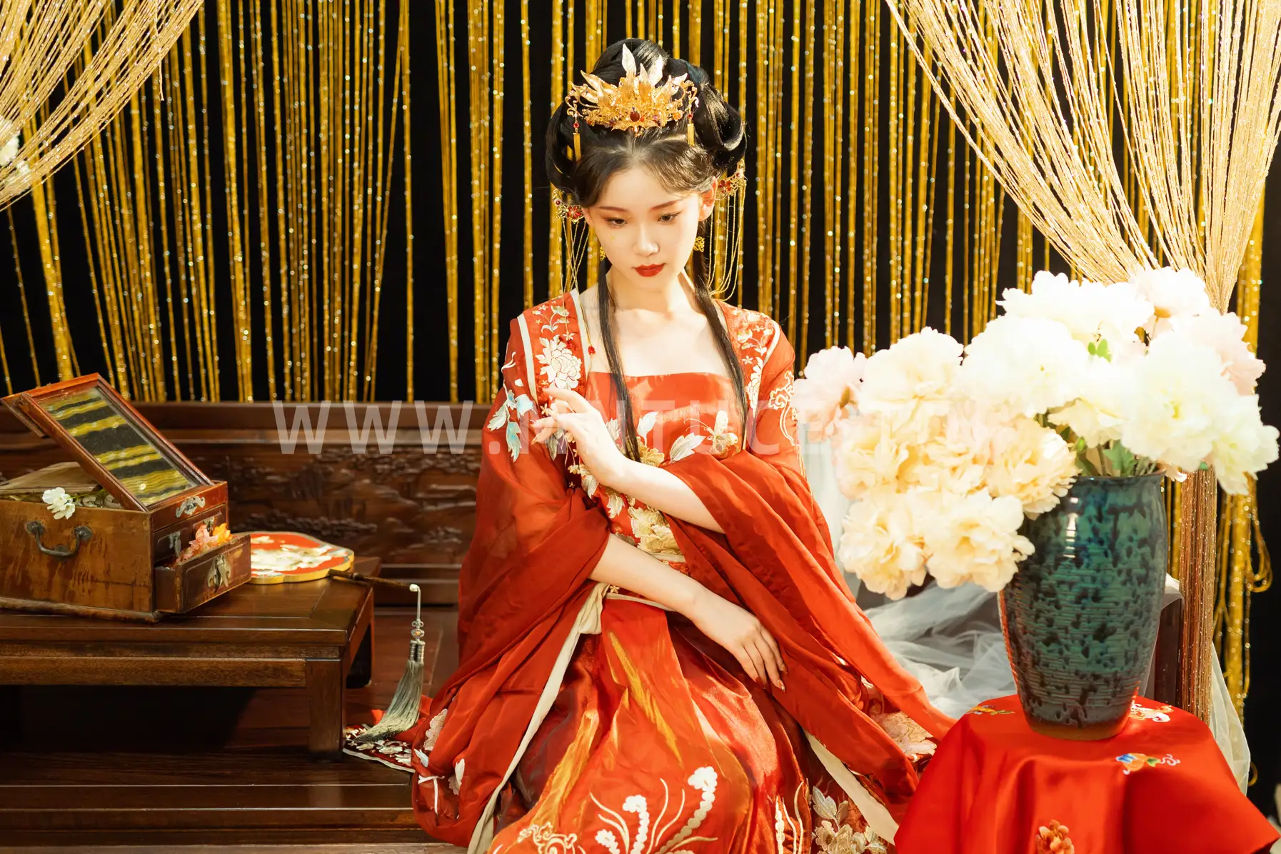 [艺图语] 2022.09.05 Vol.1873 – 红衣娘子 相望回首喵喵喵#[48P]-18