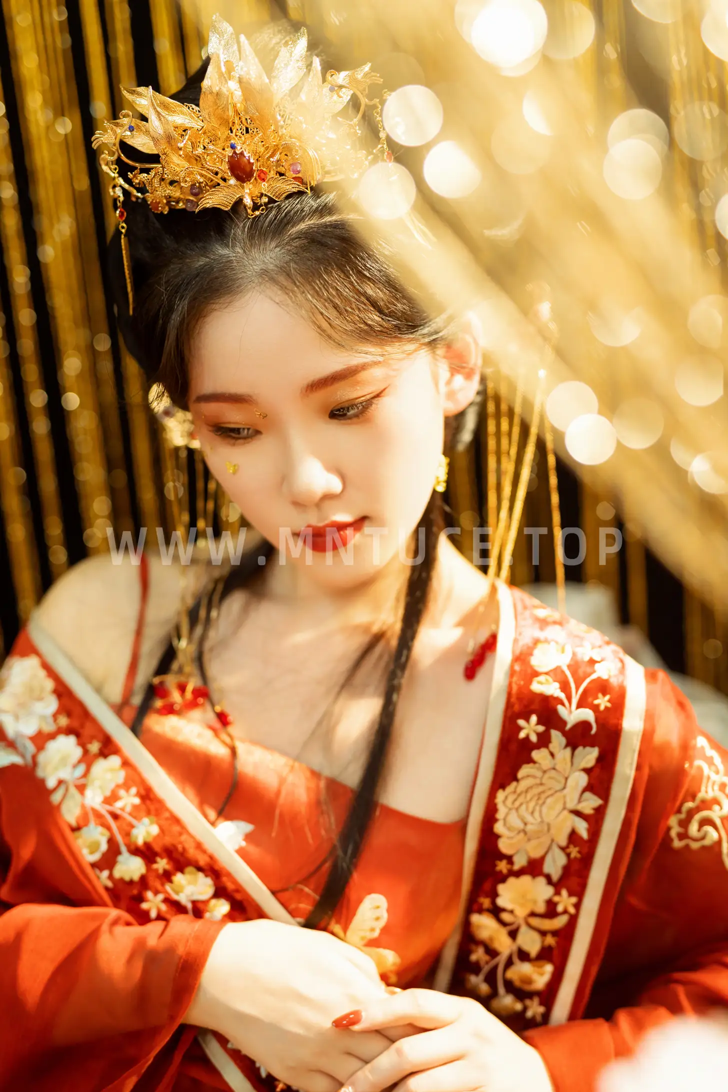 [艺图语] 2022.09.05 Vol.1873 – 红衣娘子 相望回首喵喵喵#[48P]-6