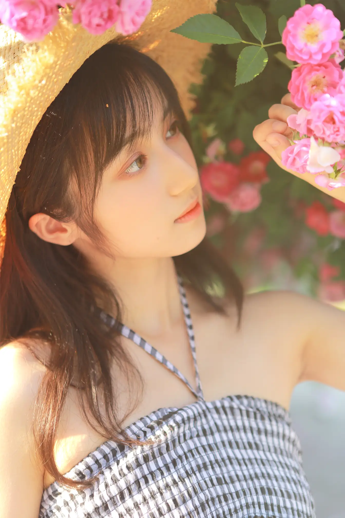 [艺图语] 2022.05.18 Vol.0917 – 蔷薇迟开 月半了吧#[28P]-11