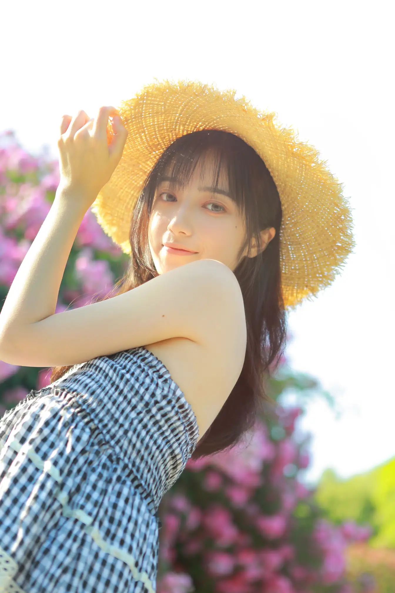 [艺图语] 2022.05.18 Vol.0917 – 蔷薇迟开 月半了吧#[28P]-12