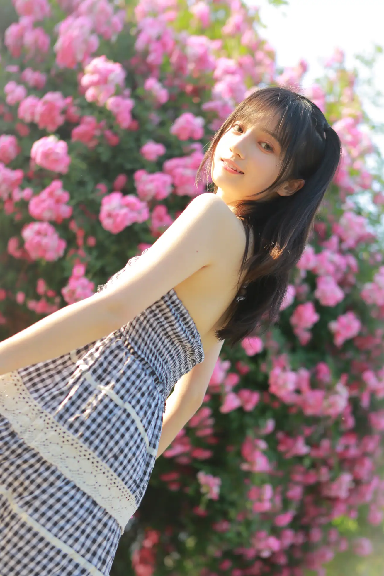 [艺图语] 2022.05.18 Vol.0917 – 蔷薇迟开 月半了吧#[28P]-15