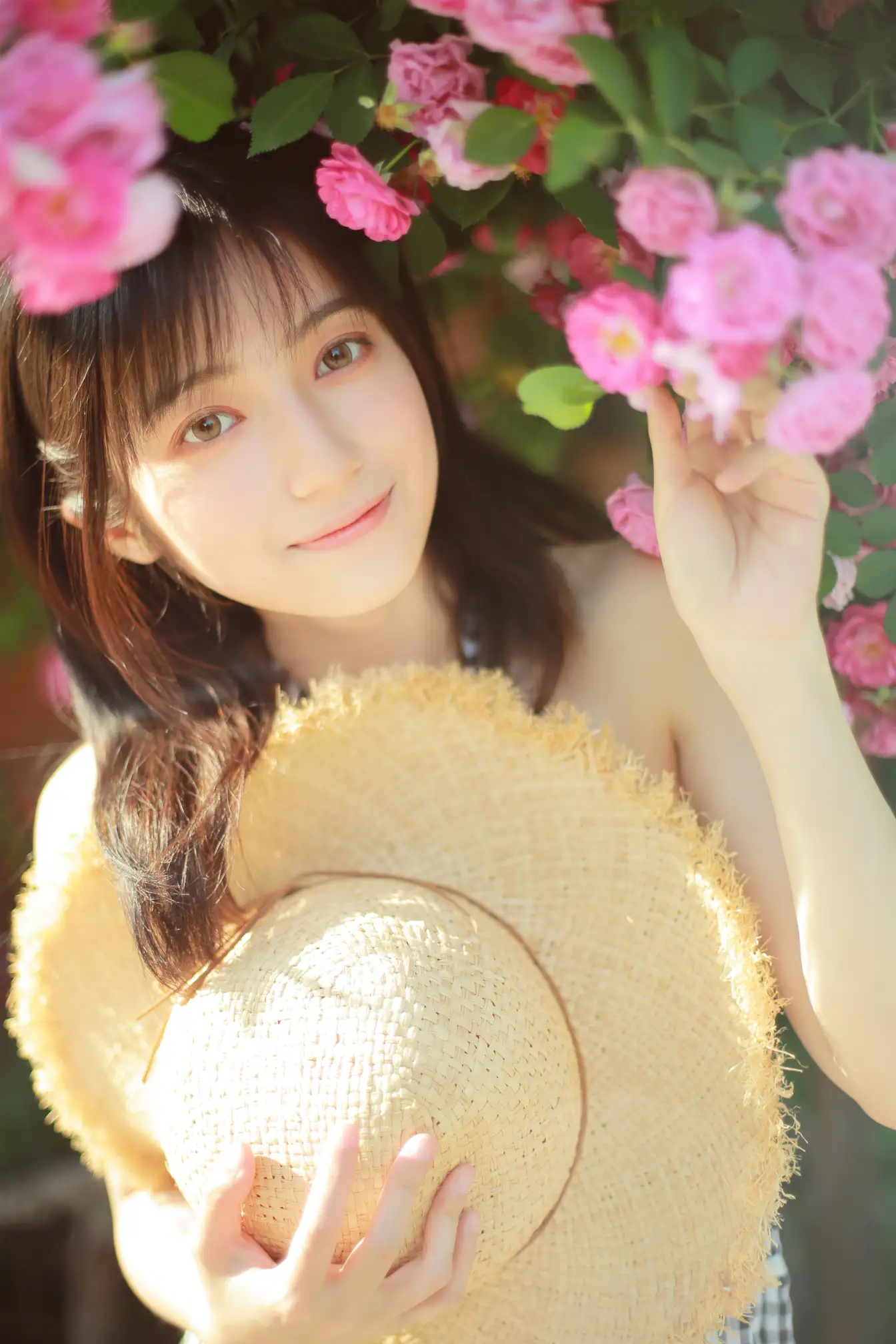 [艺图语] 2022.05.18 Vol.0917 – 蔷薇迟开 月半了吧#[28P]-22