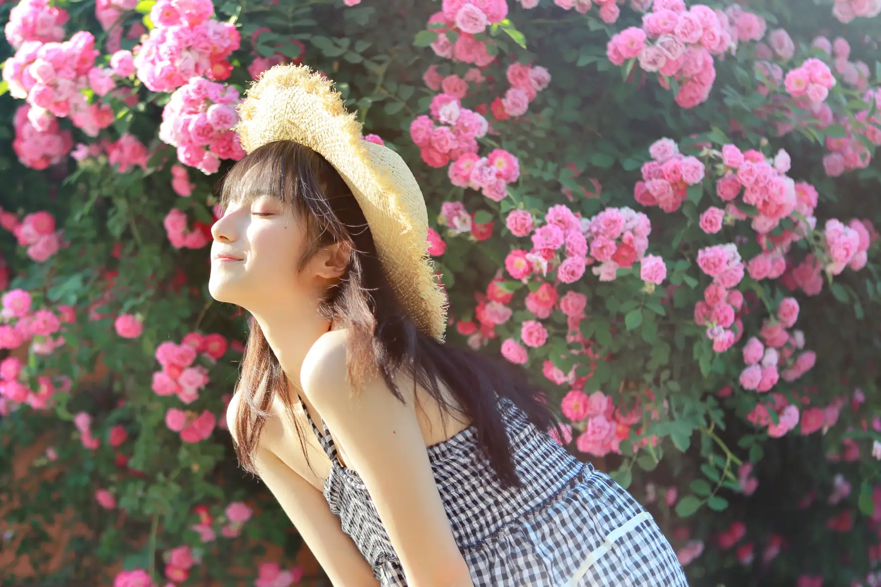[艺图语] 2022.05.18 Vol.0917 – 蔷薇迟开 月半了吧#[28P]-24