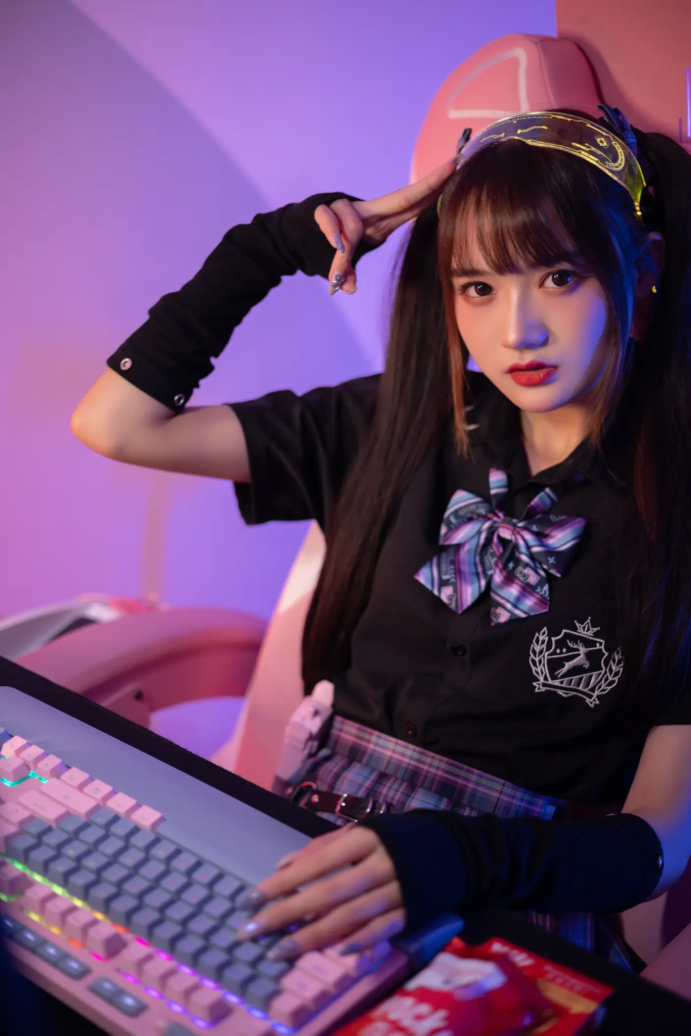 [艺图语] 2022.06.09 Vol.1123 – 电竞少女 兔子Zzz不吃胡萝卜#[22P]-12